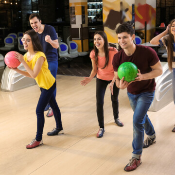 Two handed bowling