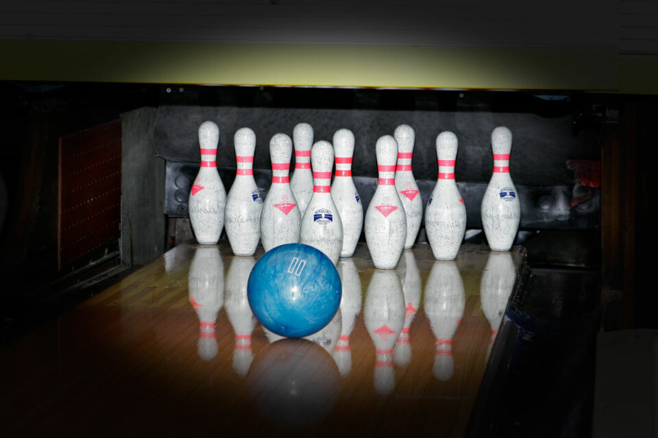 How Many Pins Are Used in Bowling? Includes Duckpin and More