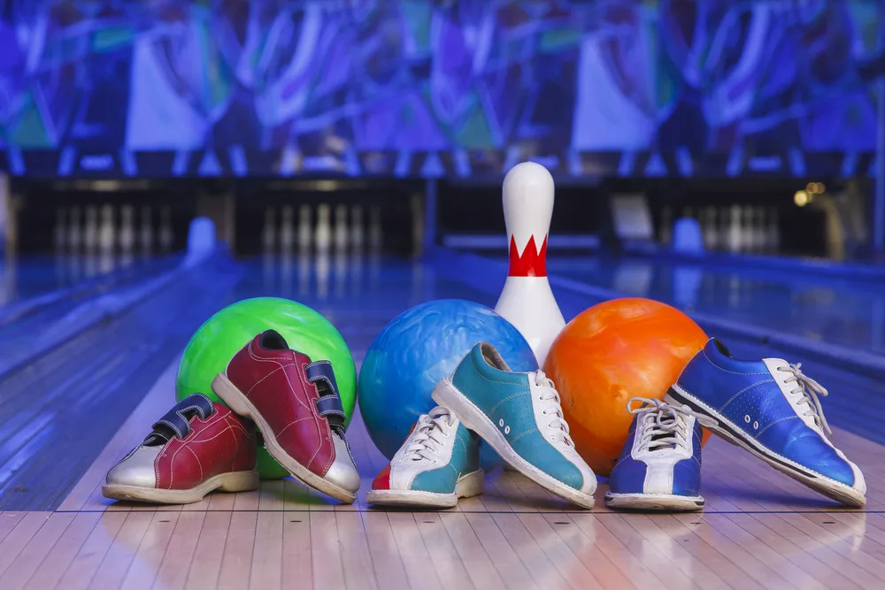 These bowling shoe sizes have little wiggle room at the top and adjustable widths for many bowlers with wider feet.