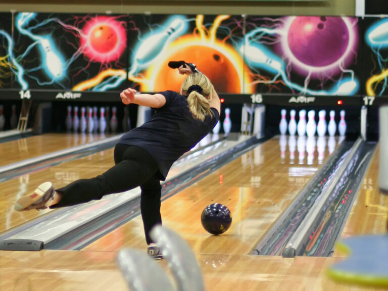 how-much-do-professional-bowlers-make-a-year-with-sponsors