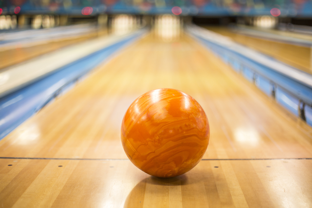 Unlike other reactive resin bowling balls, the urethane bowling ball reacts differently with the oil conditions of the lane surface.