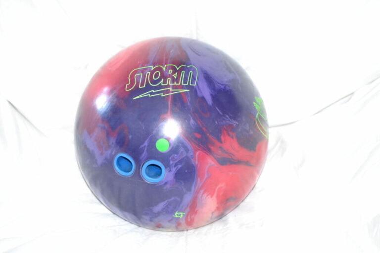 Do Pro Bowlers Use Finger Inserts? What Are Inserts For?