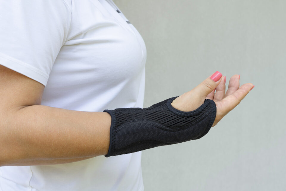 Do Pro Bowlers Use Wrist Support? Do Wrist Supports Work?