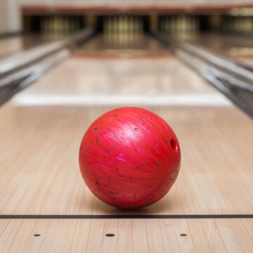 What does an f mean in bowling article