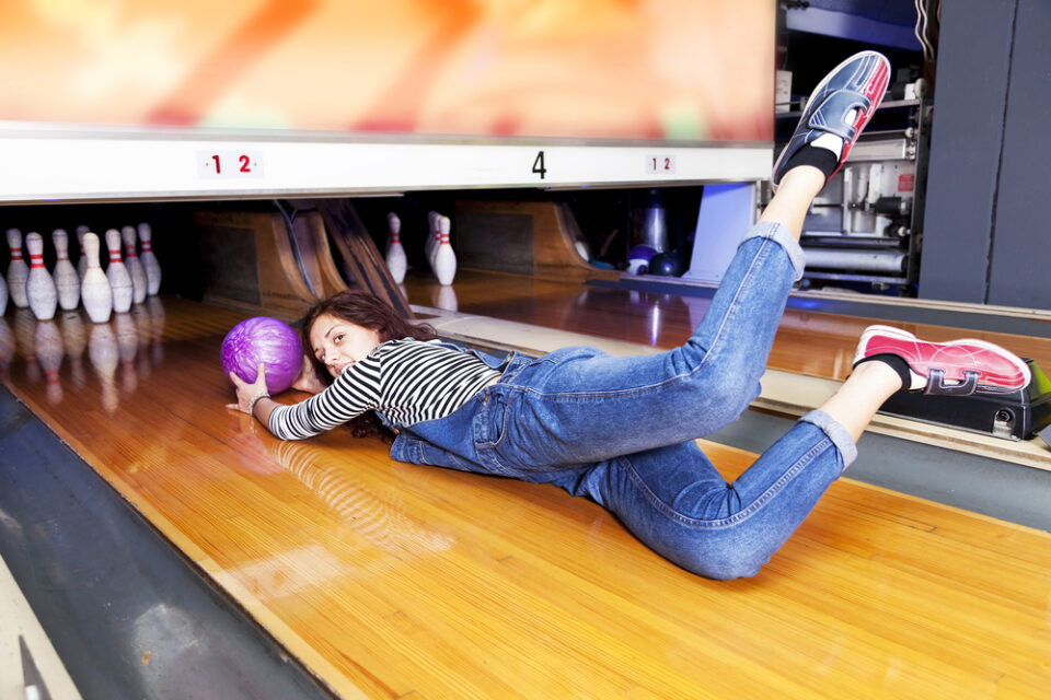 12 Bowling Etiquette Rules, Do’s & Don’ts For Beginners