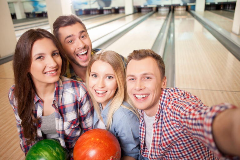 Red Rock Bowling Prices for Lanes, VIP, Cosmic Bowling & More
