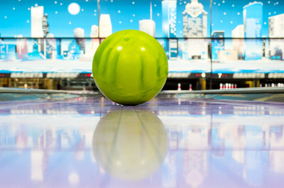 Can You Use a Bowling Ball Without Holes? Are 3 Holes Mandatory?