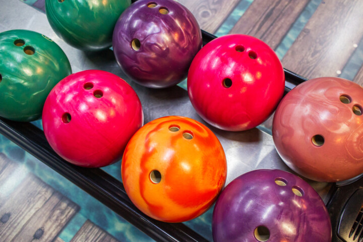 How Long Do Bowling Balls Last? Can Bowling Balls Go Dead?