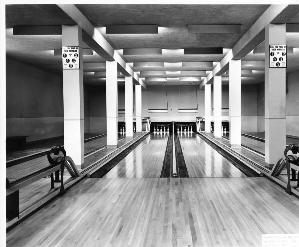 5 pin bowling lane where all the pins will be knocked down and remaining pins will be zero.