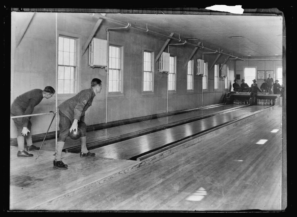 Why Bowling Alleys Do Not Have Windows and Why They're Bad for Business