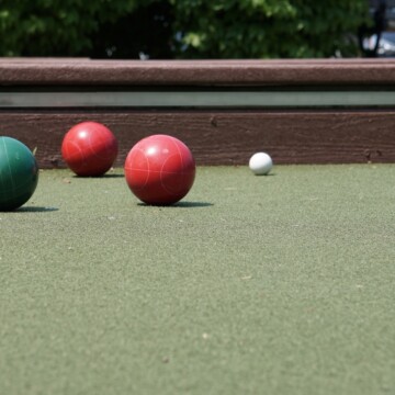 Bocce ball court guide for family fun at home